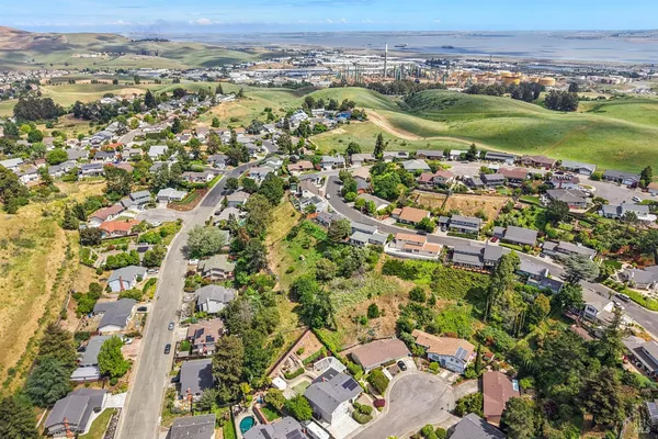 $849,900 | 105 Woodstock Court, Benicia, CA 94510