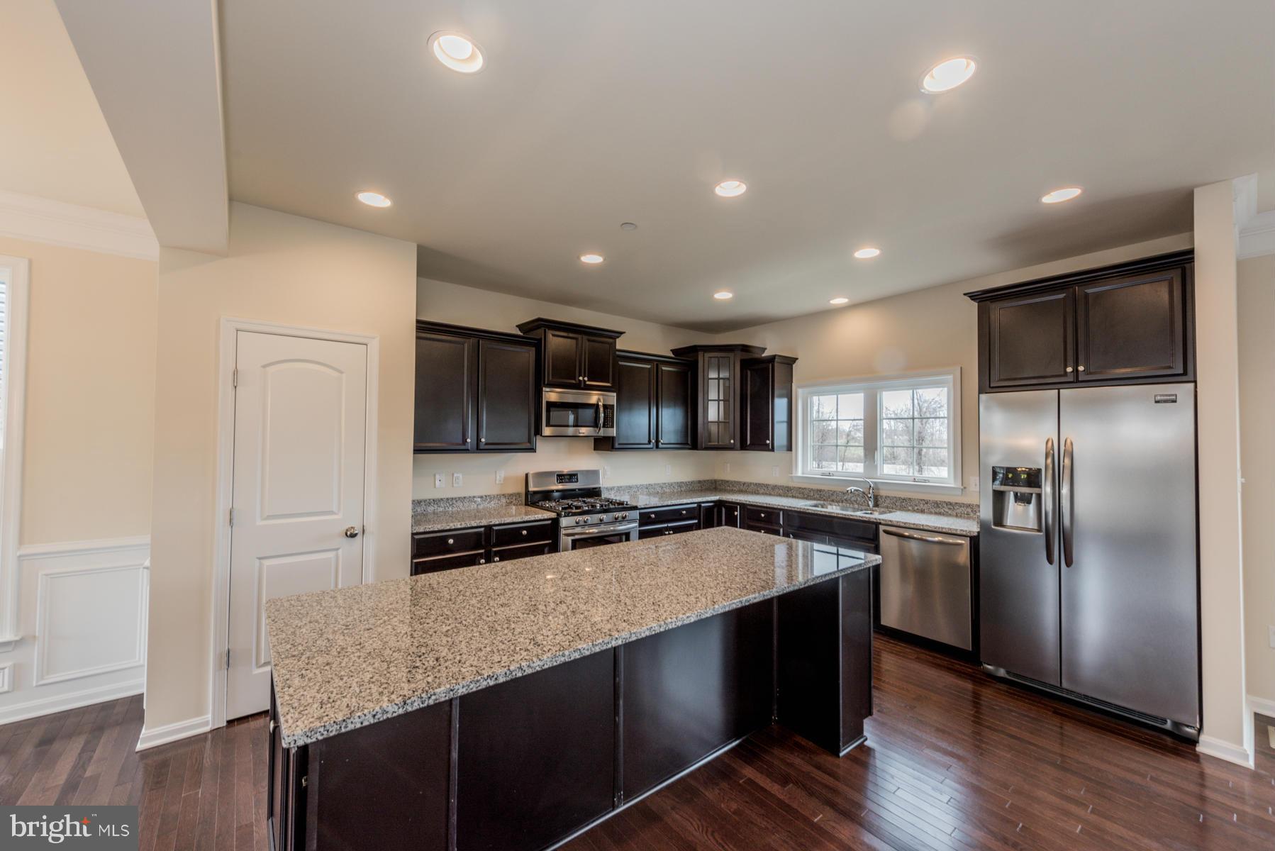 8145 Ridgely Loop Severn, MD 21144 - Photo 4 of 28 Kitchen