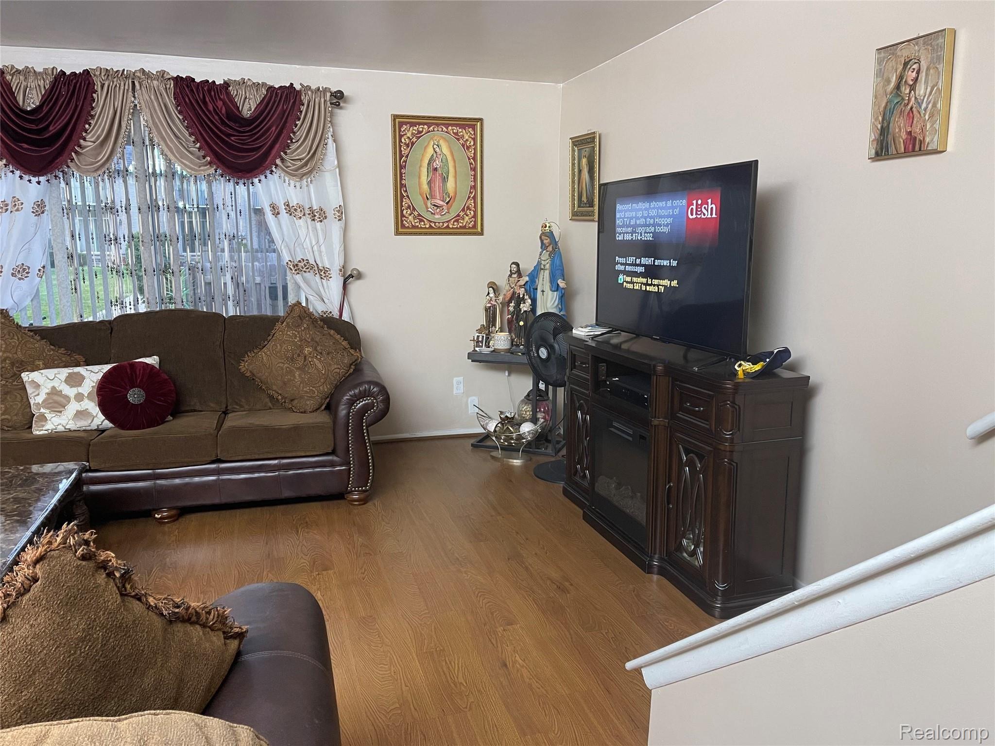 4304 15 Mile Road Sterling Heights, MI 48310 - Photo 6 of 56 30DC18BE-96B6-4B73-BCCF-380F8F9CA6C4.jpeg