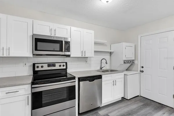$1,390 | 751 Bellevue Avenue, Unit 1, Daytona Beach, FL 32114