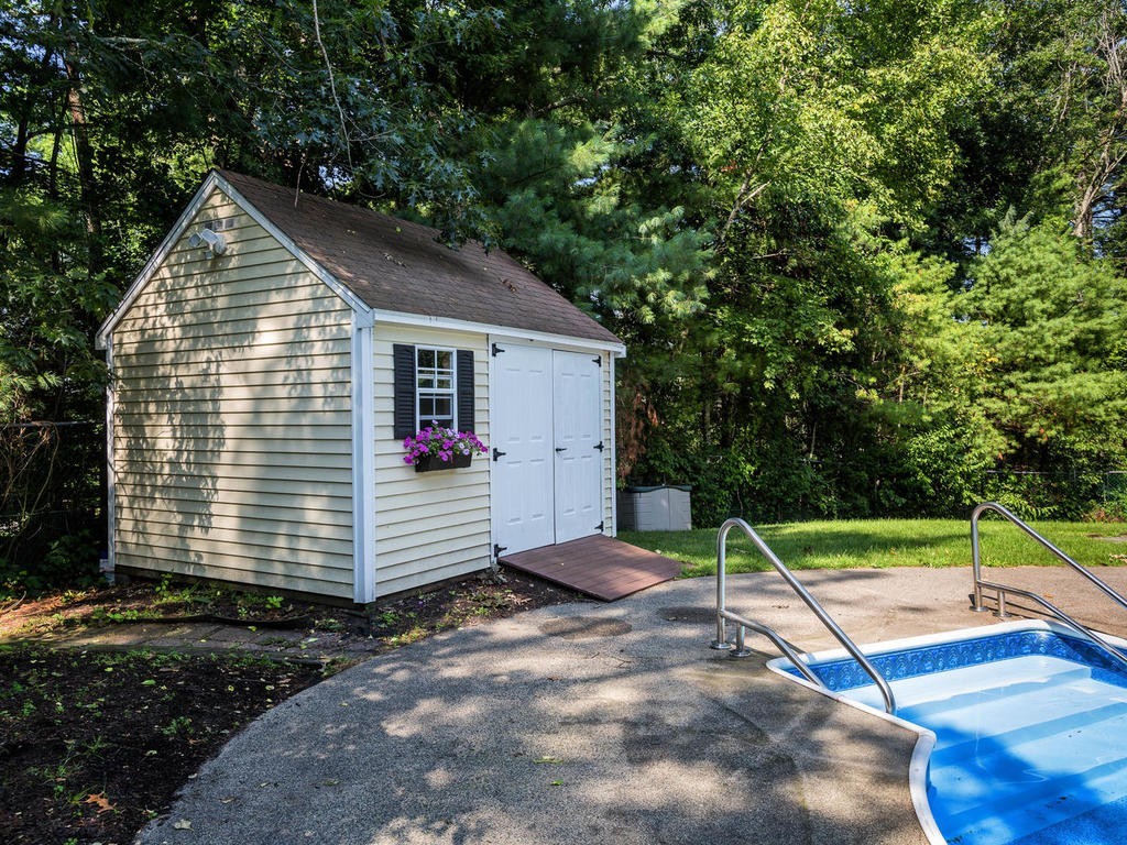 116 Daniels Road Rowley, MA 01969 - Photo 4 of 20 Gallery Image 4