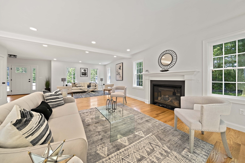 5 Clarendon Holbrook, MA 02343 - Photo 14 of 40