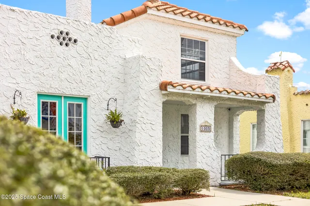 a view of a house with a outdoor space