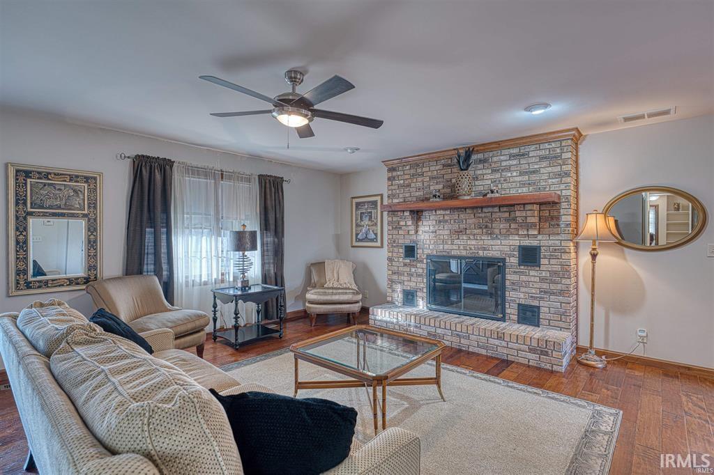 2923 West Mill Road Evansville, IN 47720 - Photo 2 of 22