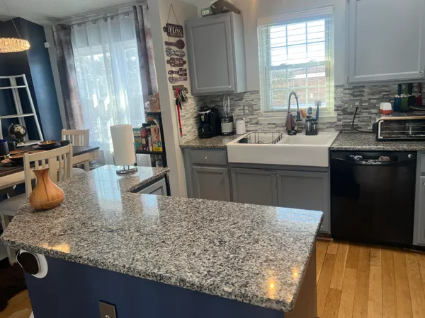 $2,400 | 1930 West Williams Circle, Westland, MI 48186