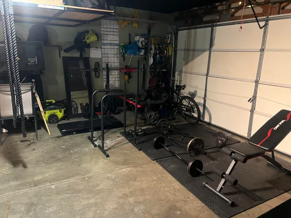 $2,400 | 1930 West Williams Circle, Westland, MI 48186