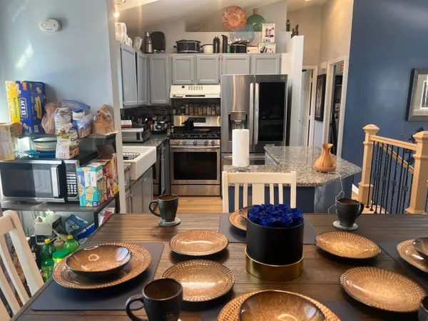 $2,400 | 1930 West Williams Circle, Westland, MI 48186