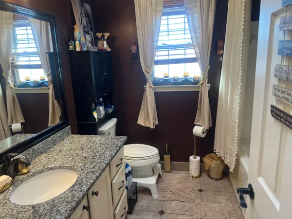 $2,400 | 1930 West Williams Circle, Westland, MI 48186