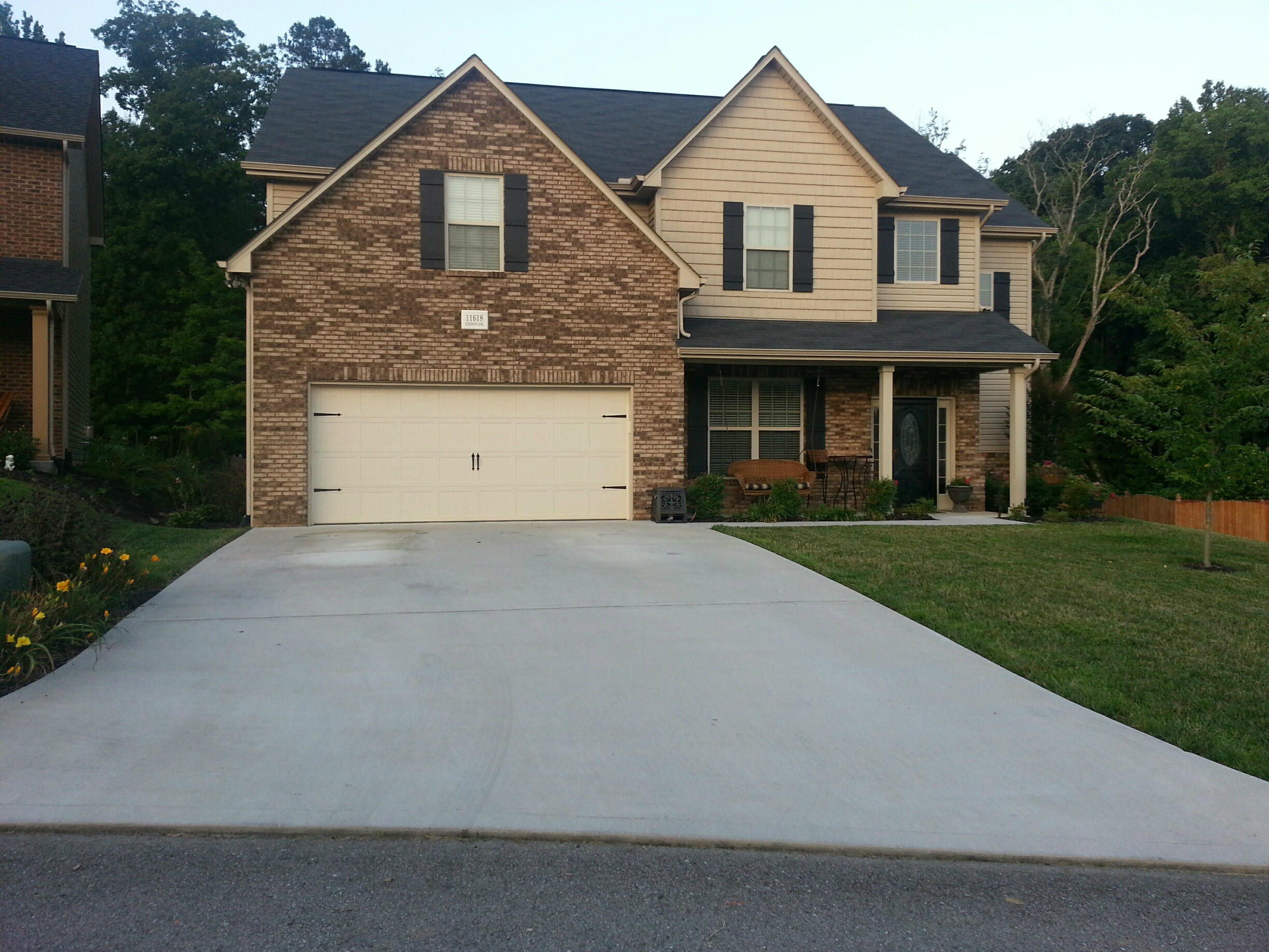 11618 Edison Road Knoxville, TN 37932 - Photo 30 of 32 Front_Driveway View