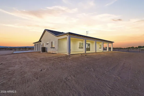$589,900 | 25123 Peak View Road, Wittmann, AZ 85361