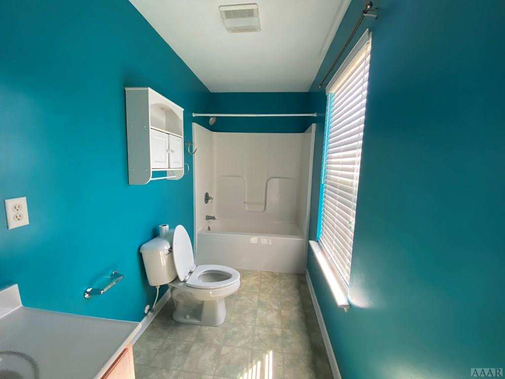 982 Scott Road Elizabeth City, NC 27909 - Photo 15 of 18 Primary Bathroom