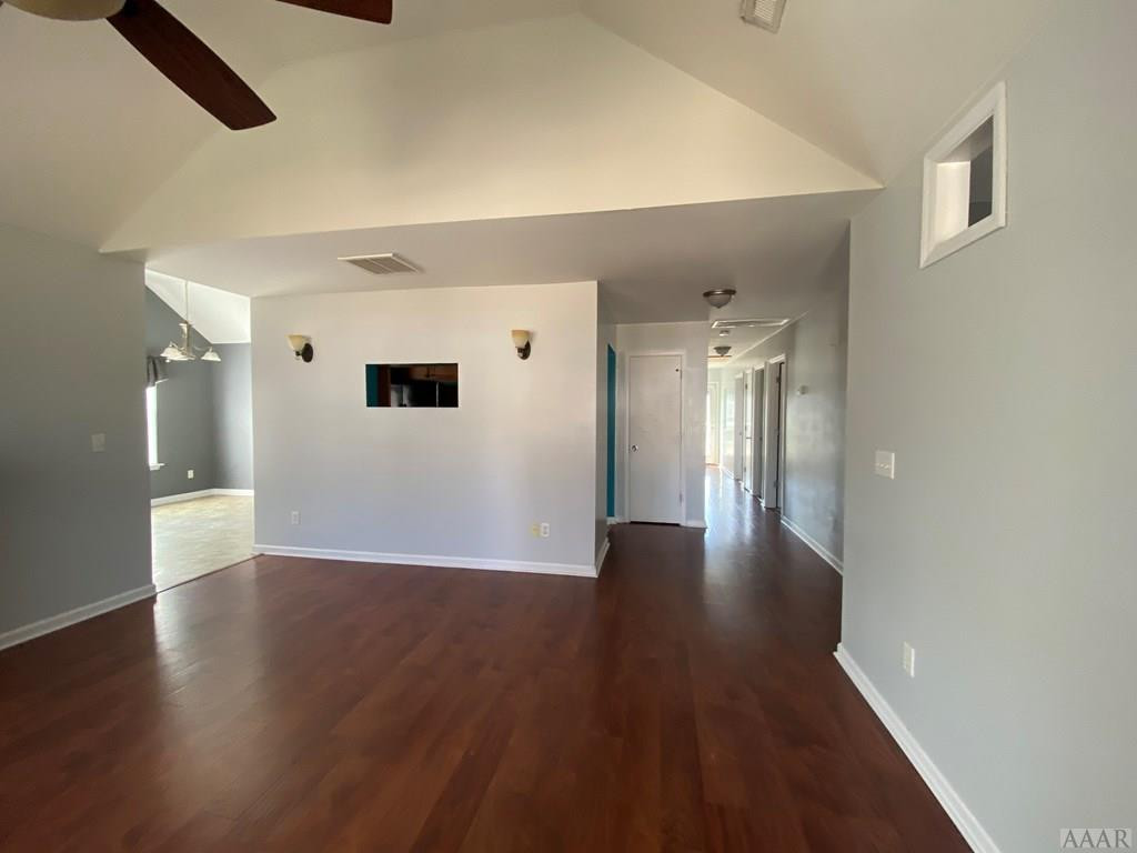 982 Scott Road Elizabeth City, NC 27909 - Photo 3 of 18 Large Living Room