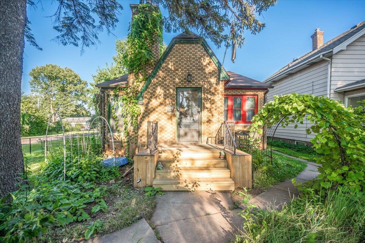 2202 Missouri Avenue Superior, WI 54880 - Photo 3 of 24 View of front of property featuring brick siding