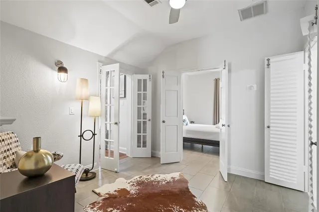 $5,500 | 2106 Kenwood Avenue, Austin, TX 78704