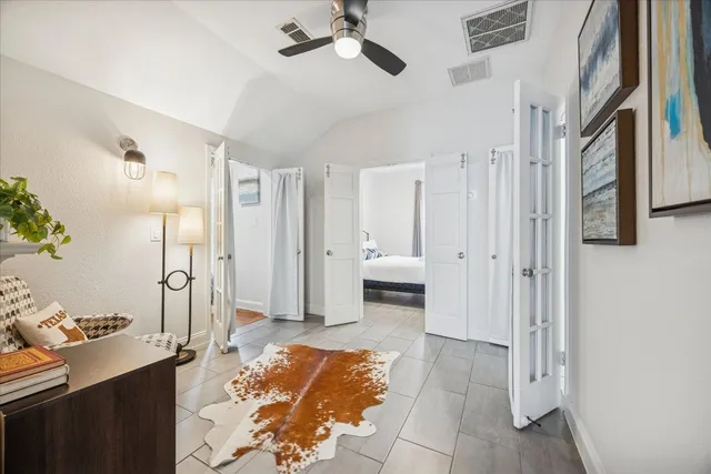 $5,500 | 2106 Kenwood Avenue, Austin, TX 78704