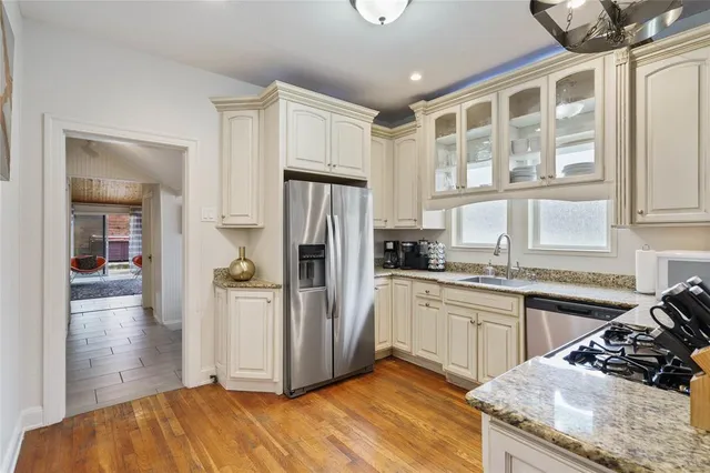 $5,500 | 2106 Kenwood Avenue, Austin, TX 78704