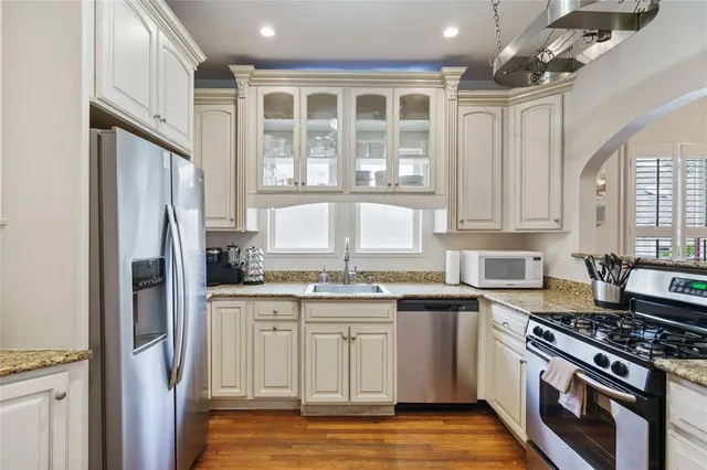 $5,500 | 2106 Kenwood Avenue, Austin, TX 78704