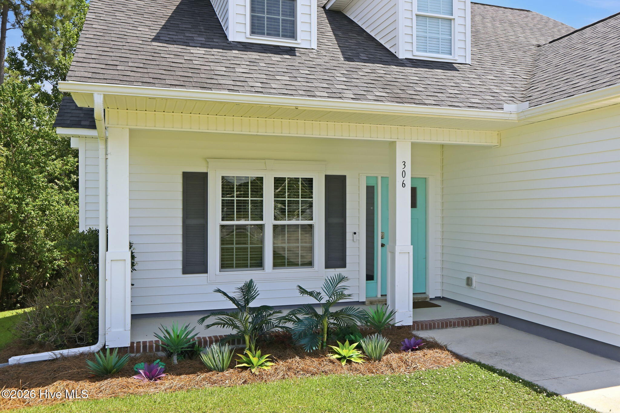 306 Oak Ridge Court Swansboro, NC 28584 - Photo 7 of 46