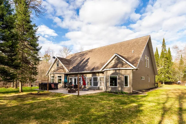 $895,000 | 5760 Munger Shaw Road, Saginaw, MN 55779