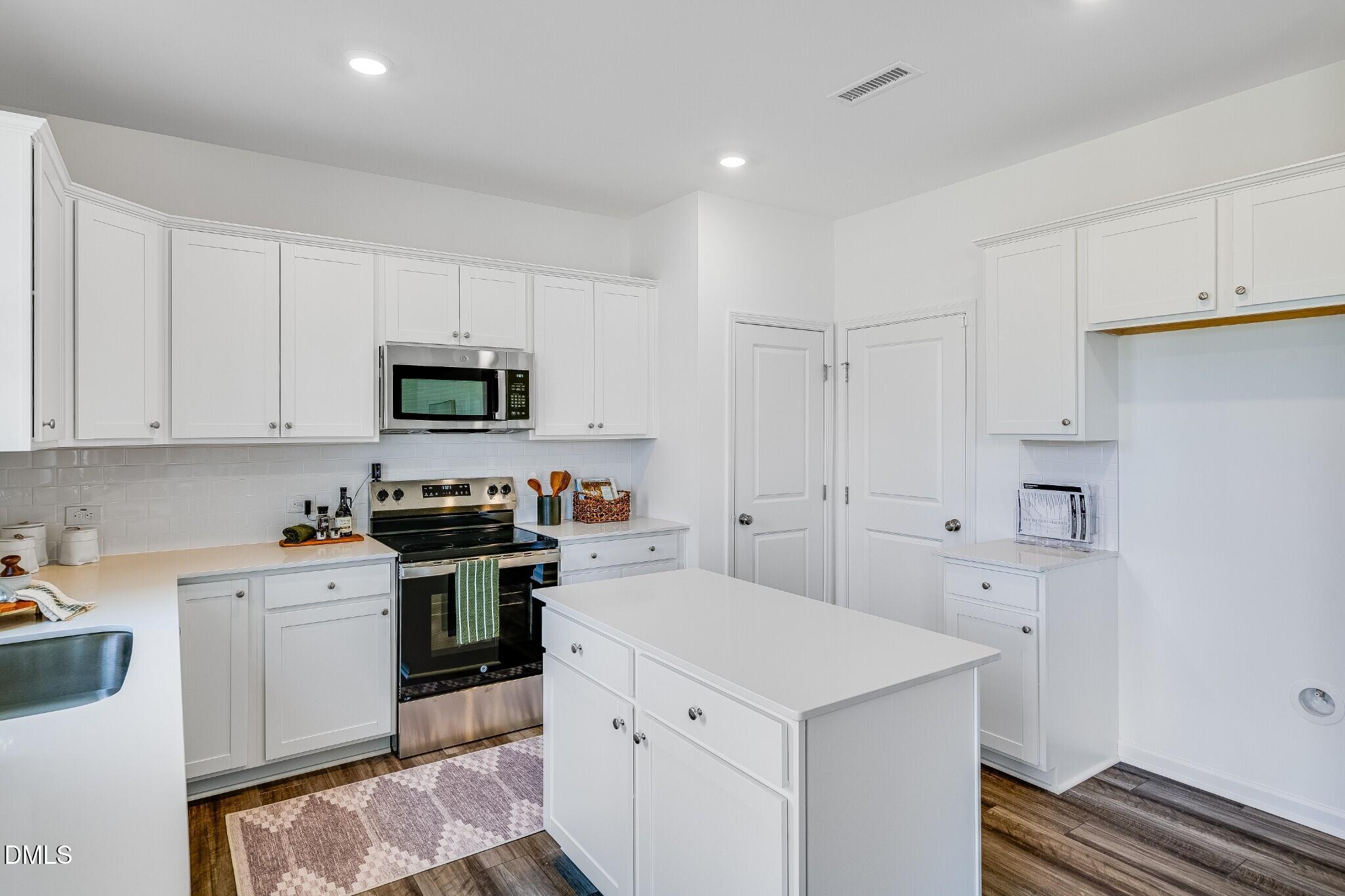 716 Roy Adams Road Angier, NC 27501 - Photo 13 of 35 SUN_HawthorneWest_Pic_BrunswickIII_16