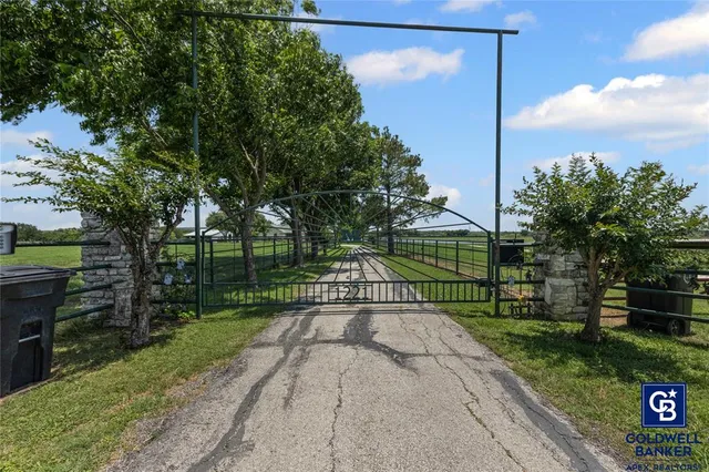 $1,850,000 | 1221 Park N Boulevard, Cleburne, TX 76033