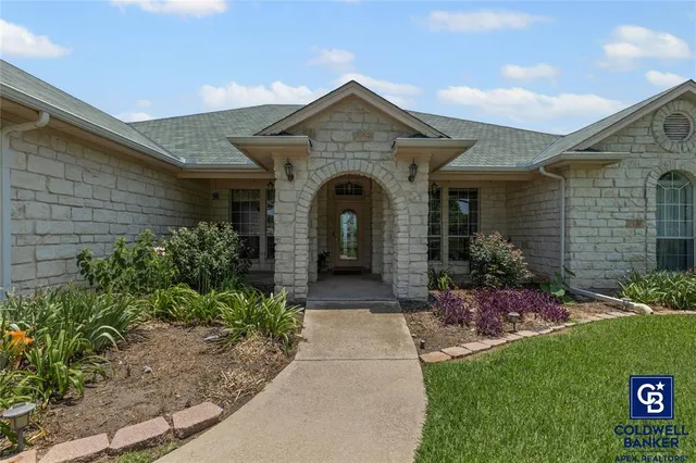 $1,850,000 | 1221 Park N Boulevard, Cleburne, TX 76033