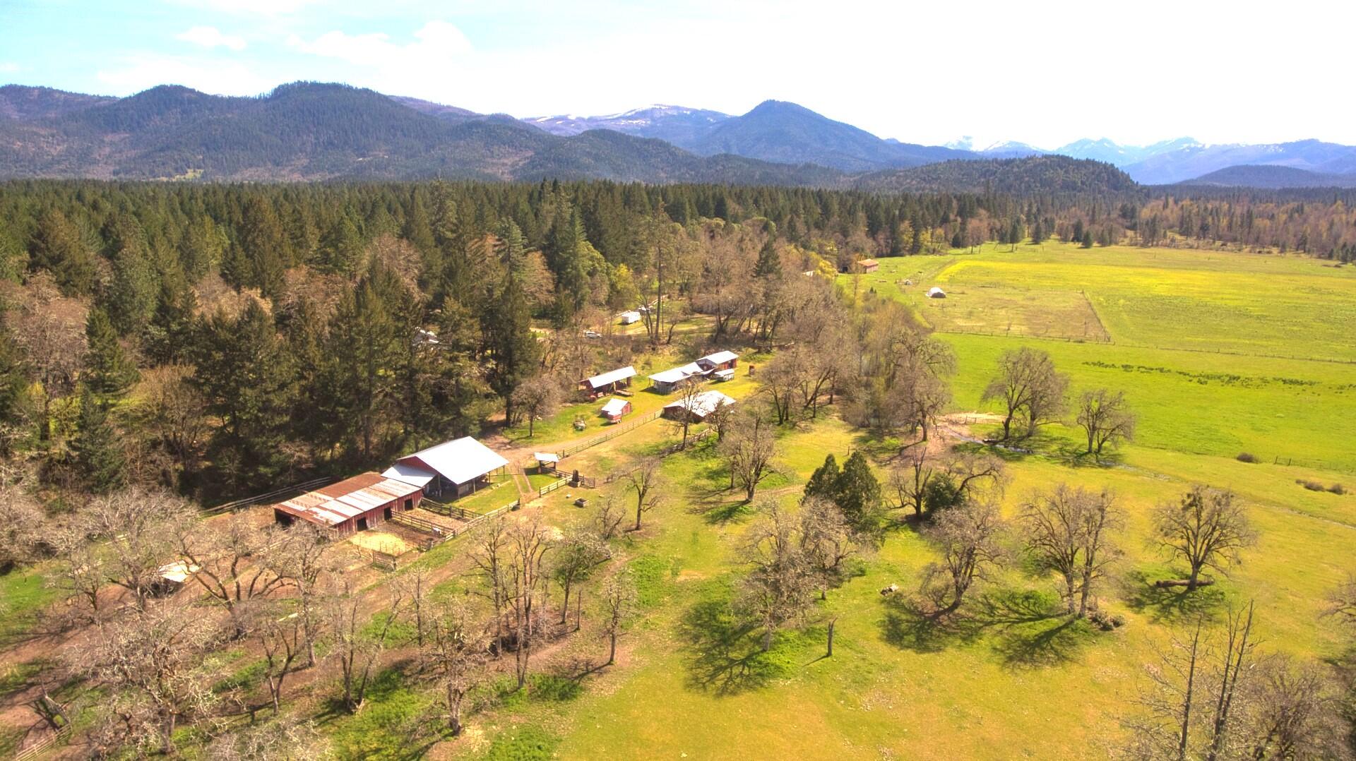 5048 Takilma Road Cave Junction, OR 97523 - Photo 24 of 28 5048 17