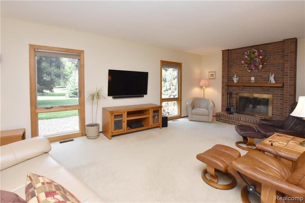 926 Ten Point Drive Rochester Hills, MI 48309 - Photo 5 of 29
