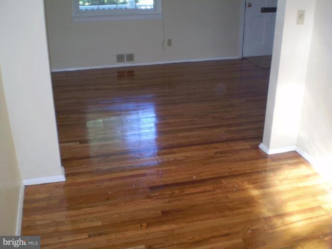 523 St Patrick Road Baltimore, MD 21206 - Photo 6 of 18 Living Room #2