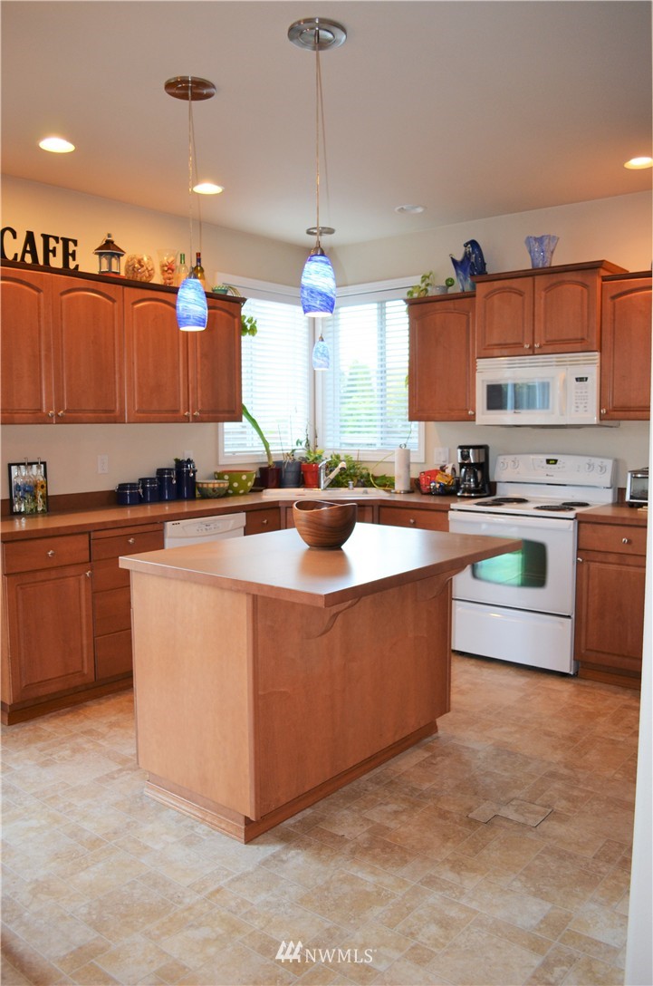 7109 Radius Loop Southeast Lacey, WA 98513 - Photo 8 of 25 Gallery Image 8