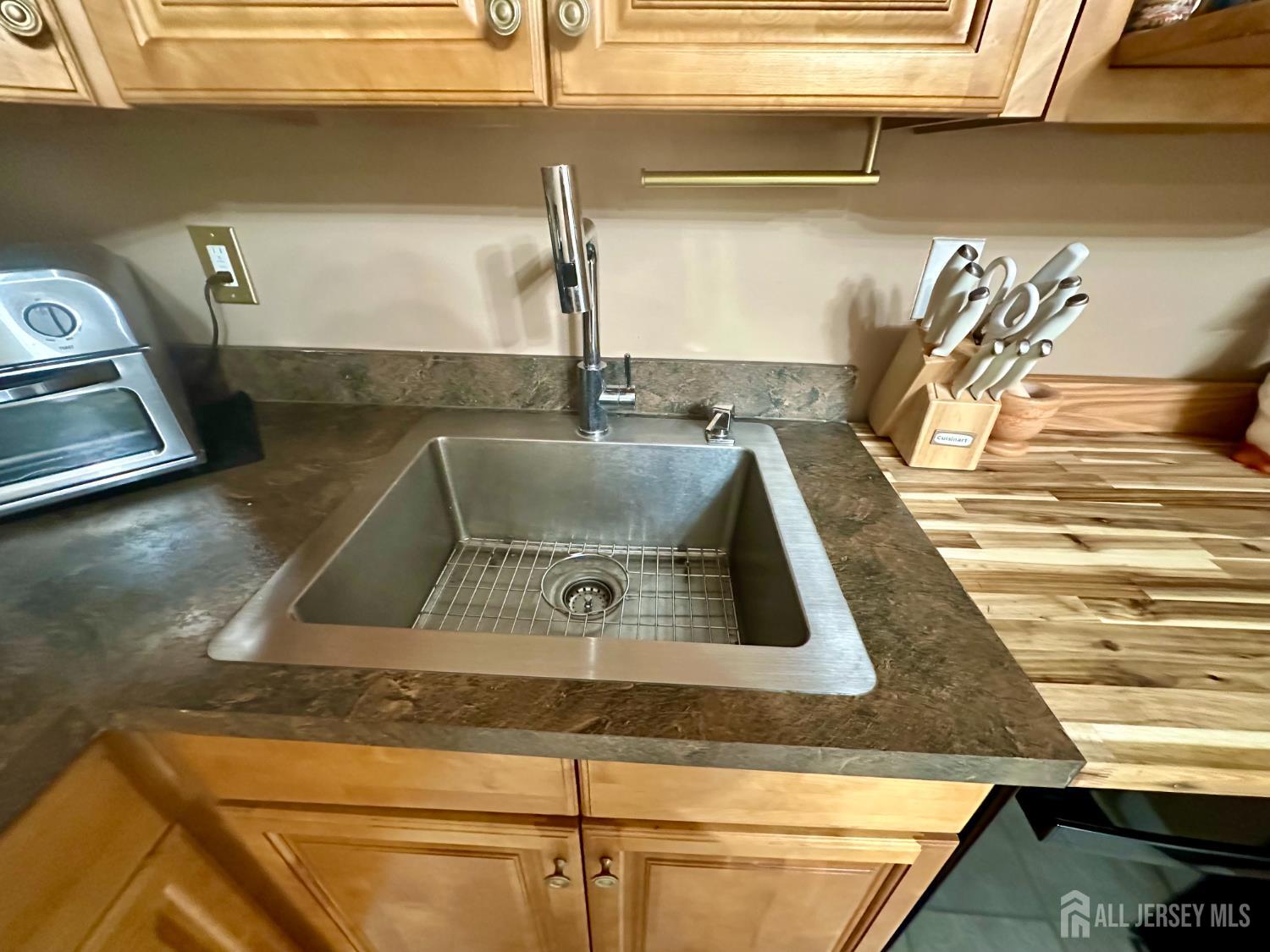 187 Evergreen Road, Unit 4A Edison, NJ 08837 - Photo 13 of 34