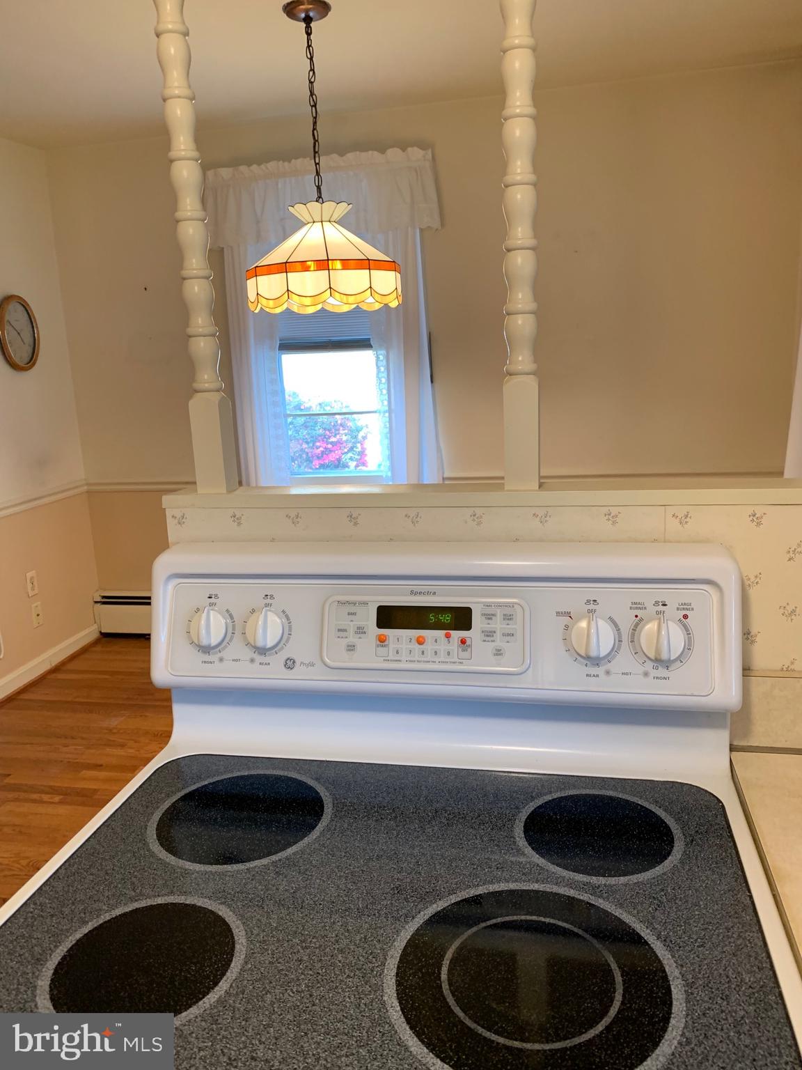 715 Lehigh Road Newark, DE 19711 - Photo 15 of 32 Glass top electric range.