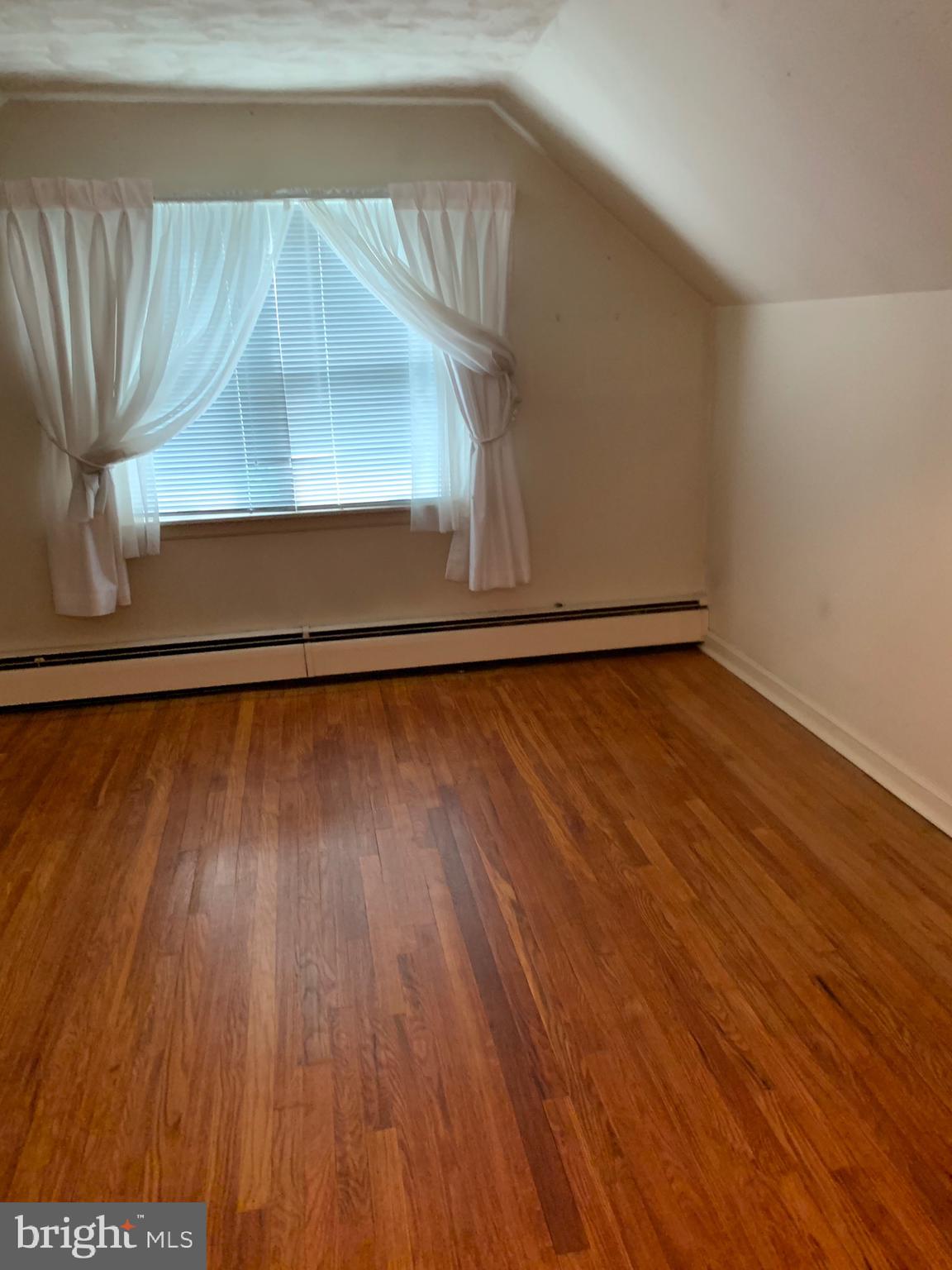 715 Lehigh Road Newark, DE 19711 - Photo 25 of 32 Bedrm 3 2nd.floor, ceiling fan & hardwood floors.