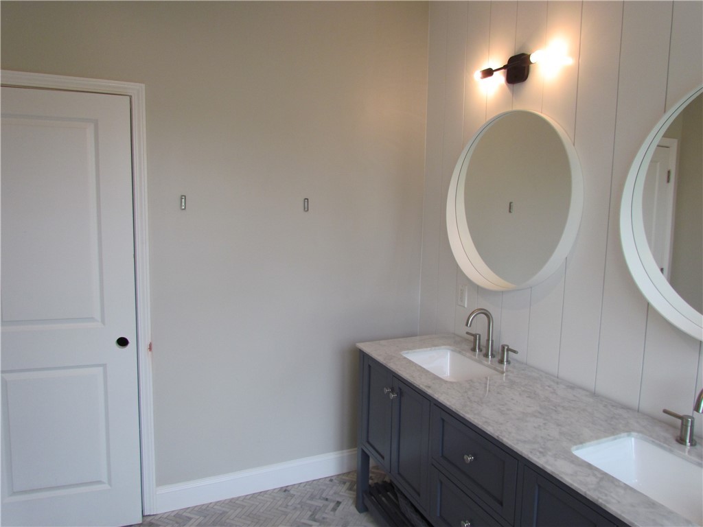 131 Chad Court Anderson, SC 29621 - Photo 18 of 23 Custom Master Bath