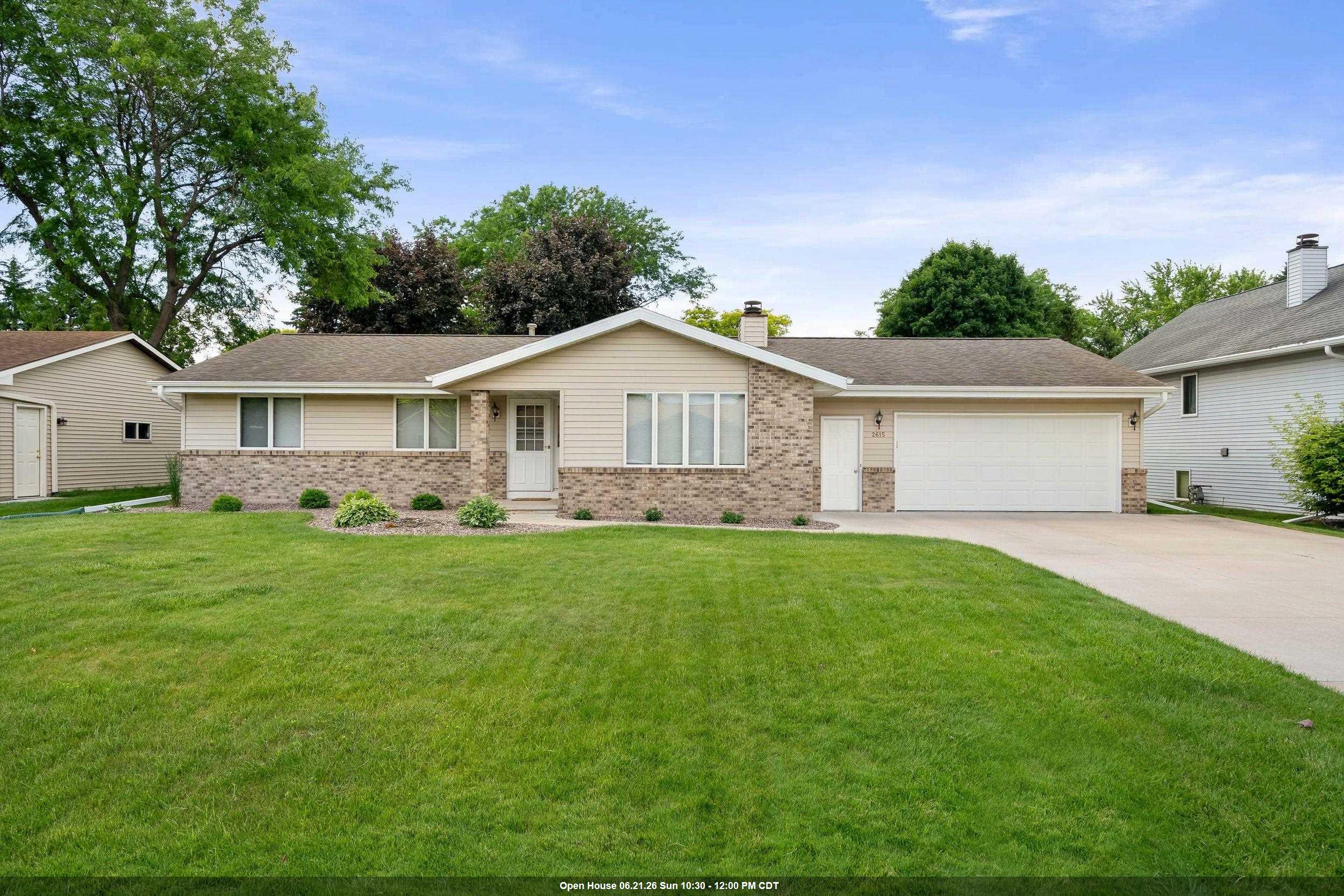 2615 West Sunnyview Circle Appleton, WI 54914 - Photo 1 of 44