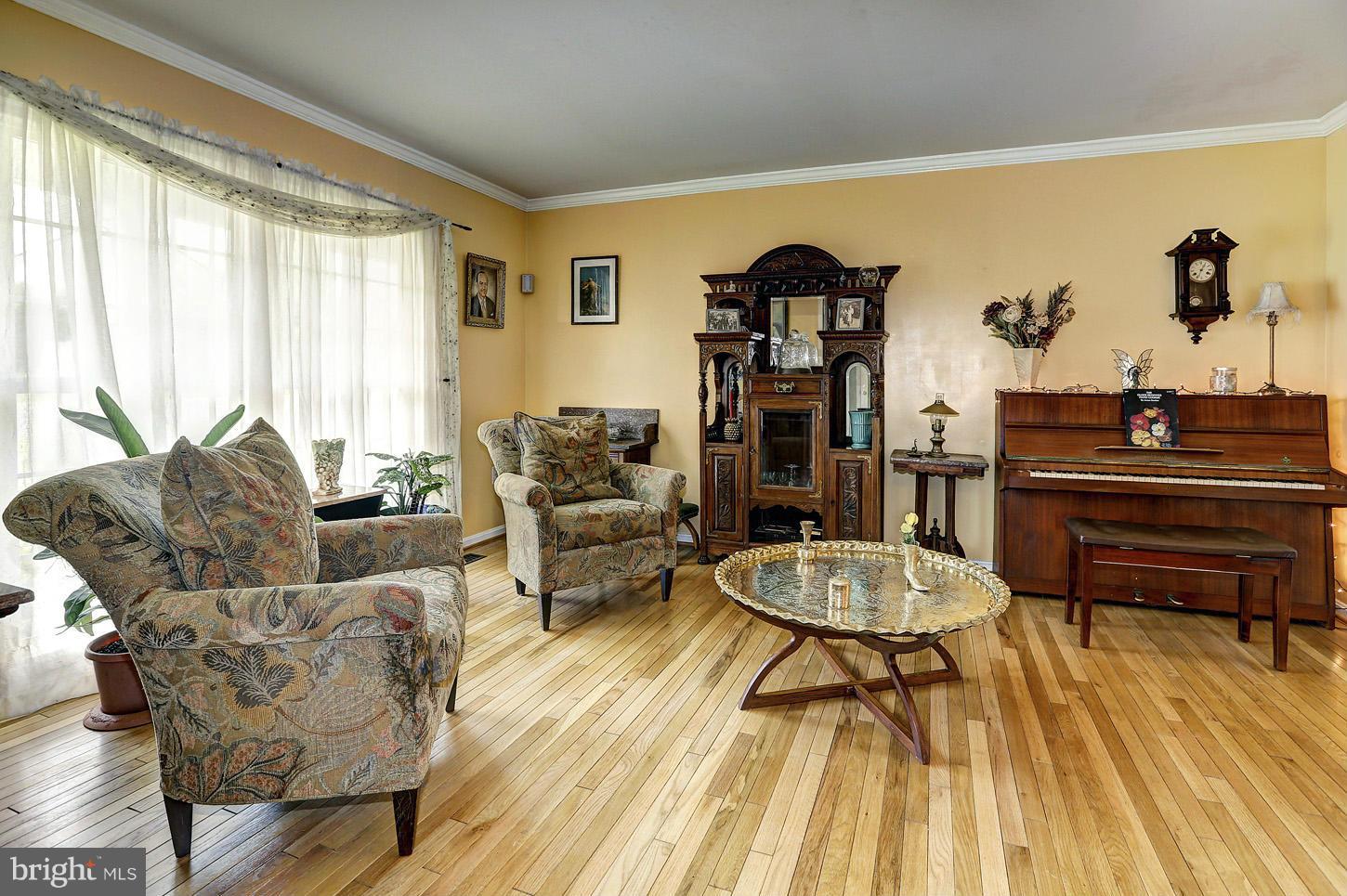 8003 Rocky Run Road Gainesville, VA 20155 - Photo 8 of 29 Living Room