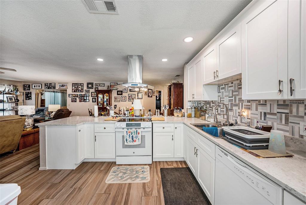 8711 Beaver Lane, Unit 4 Port Richey, FL 34668 - Photo 15 of 28 Gallery Image 15