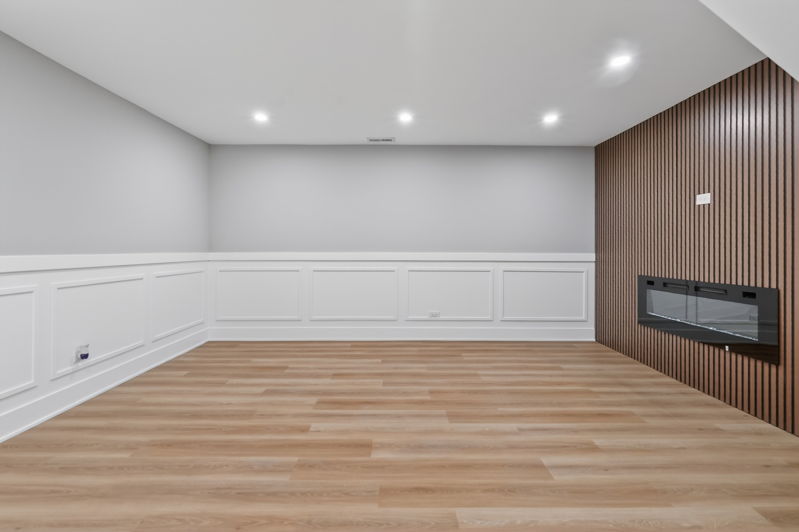 515 West 146th Street Dolton, IL 60419 - Photo 17 of 47 a view of an empty room with a fireplace