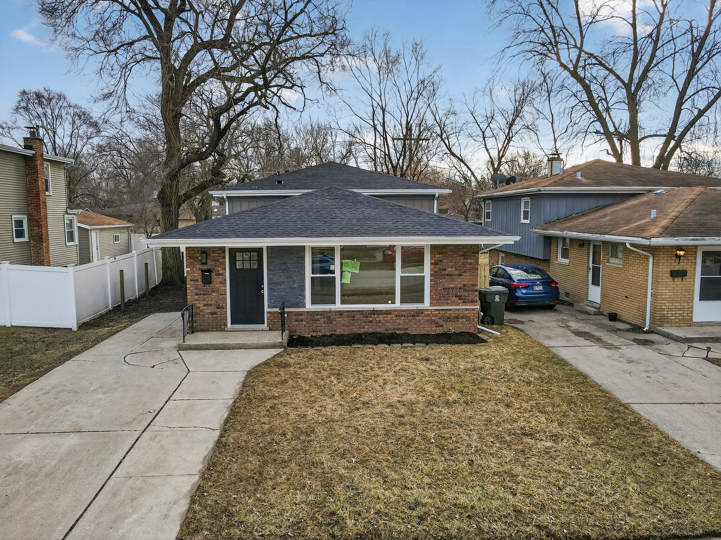 515 West 146th Street Dolton, IL 60419 - Photo 2 of 47 a house view with a outdoor space