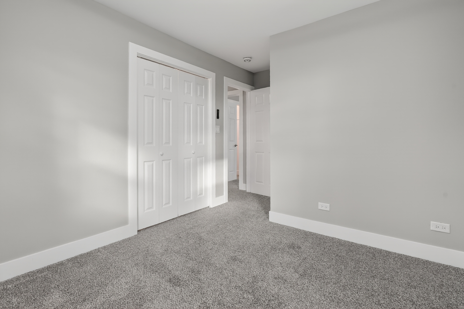 515 West 146th Street Dolton, IL 60419 - Photo 27 of 47 a view of an empty room