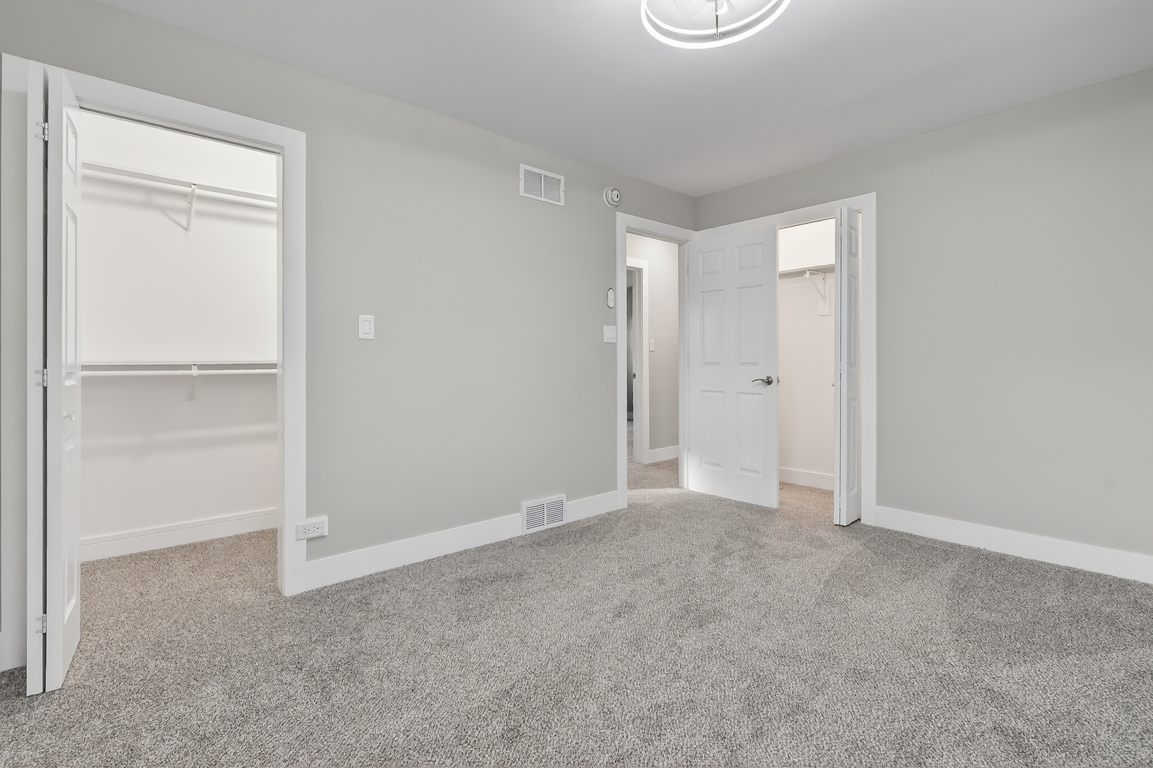 515 West 146th Street Dolton, IL 60419 - Photo 29 of 47 a view of an empty room