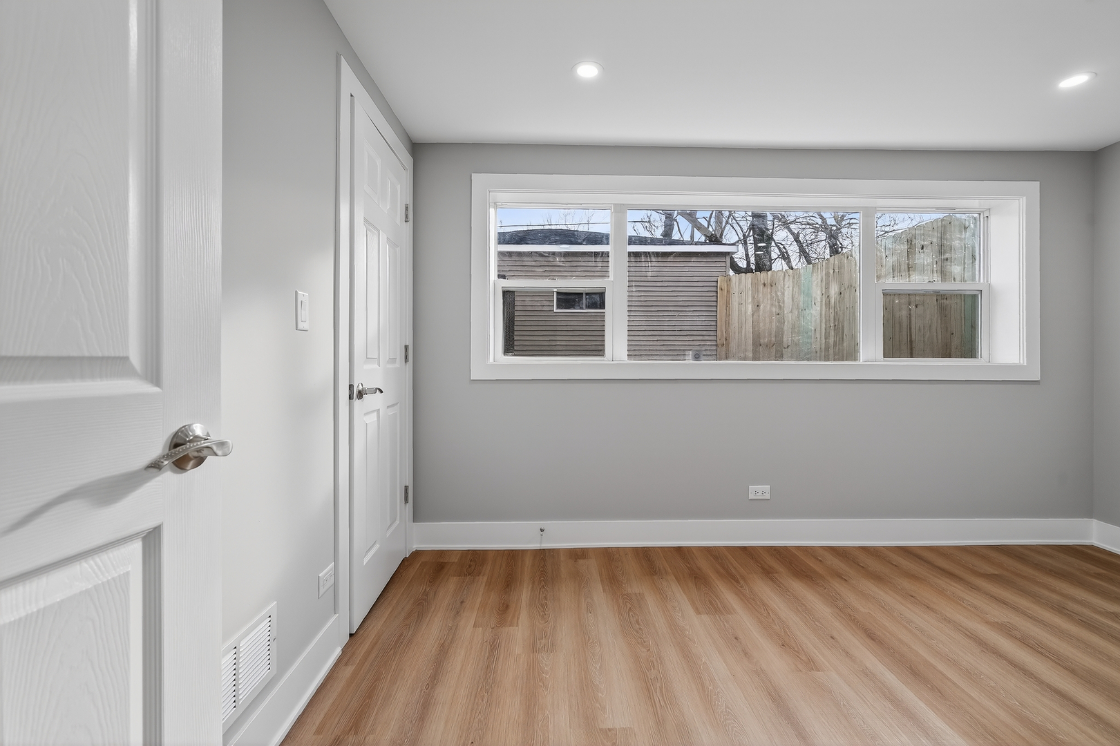 515 West 146th Street Dolton, IL 60419 - Photo 31 of 47 a view of an empty room with a window