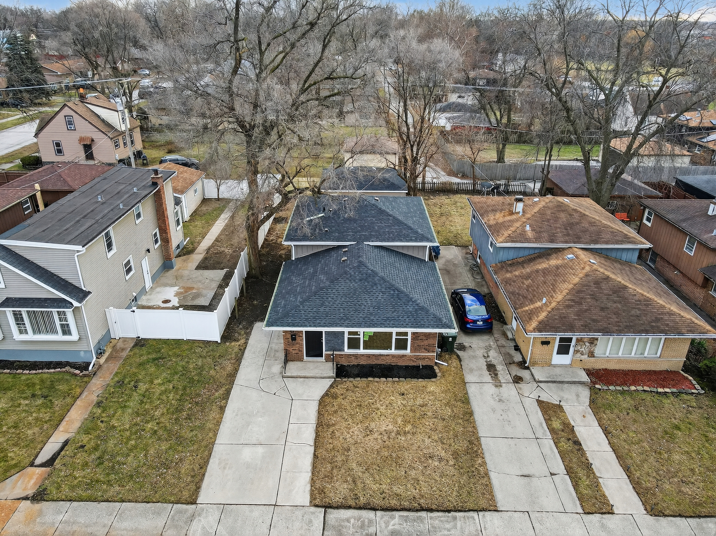 515 West 146th Street Dolton, IL 60419 - Photo 38 of 47 an aerial view of residential houses with outdoor space