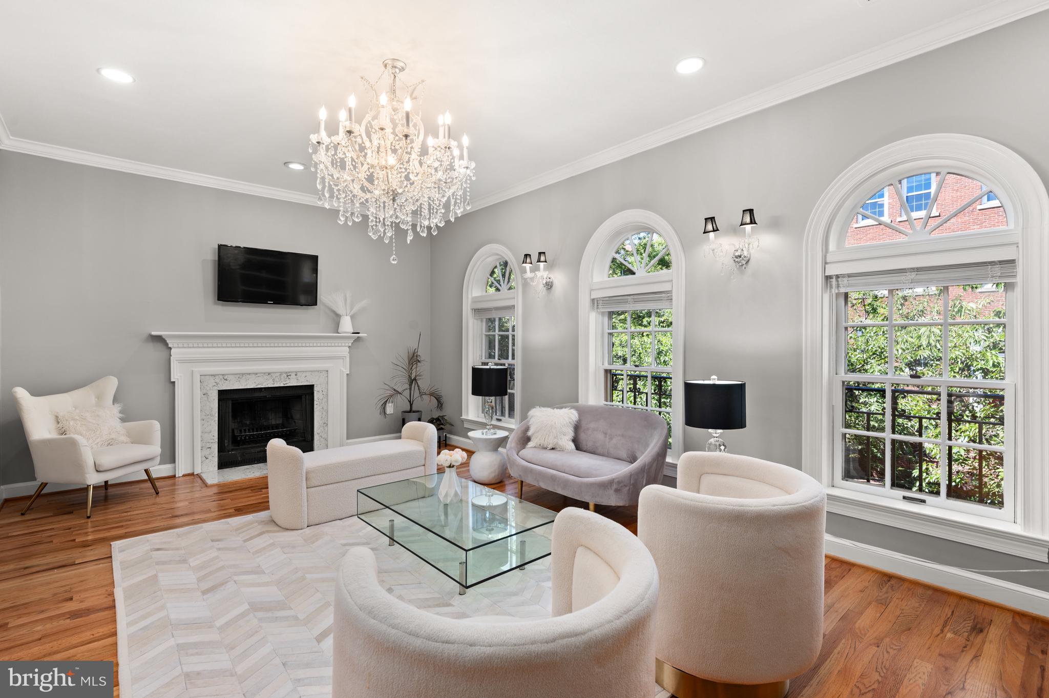 3525 Winfield Lane Northwest Washington, DC 20007 - Photo 14 of 32 2nd Level Family Room