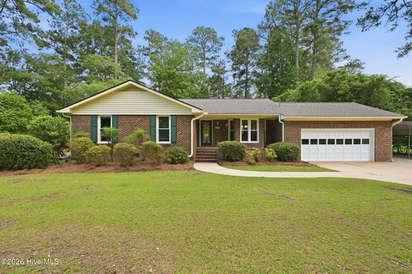 $385,000 | 2005 Horse Shoe Bend, Trent Woods, NC 28562