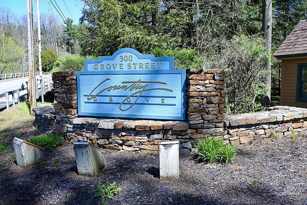 64 Country Grv Estates Rutland, VT 05701 - Photo 4 of 40 Gallery Image 4