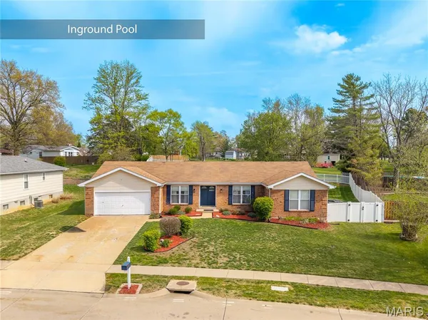 $425,000 | 4851 Arevalo Drive, St. Louis, MO 63128