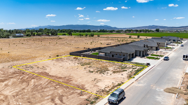 3793 925 North, Unit 13 Cedar City, UT 84721 - Photo 5 of 13 Expansive vacant lot with defined boundaries