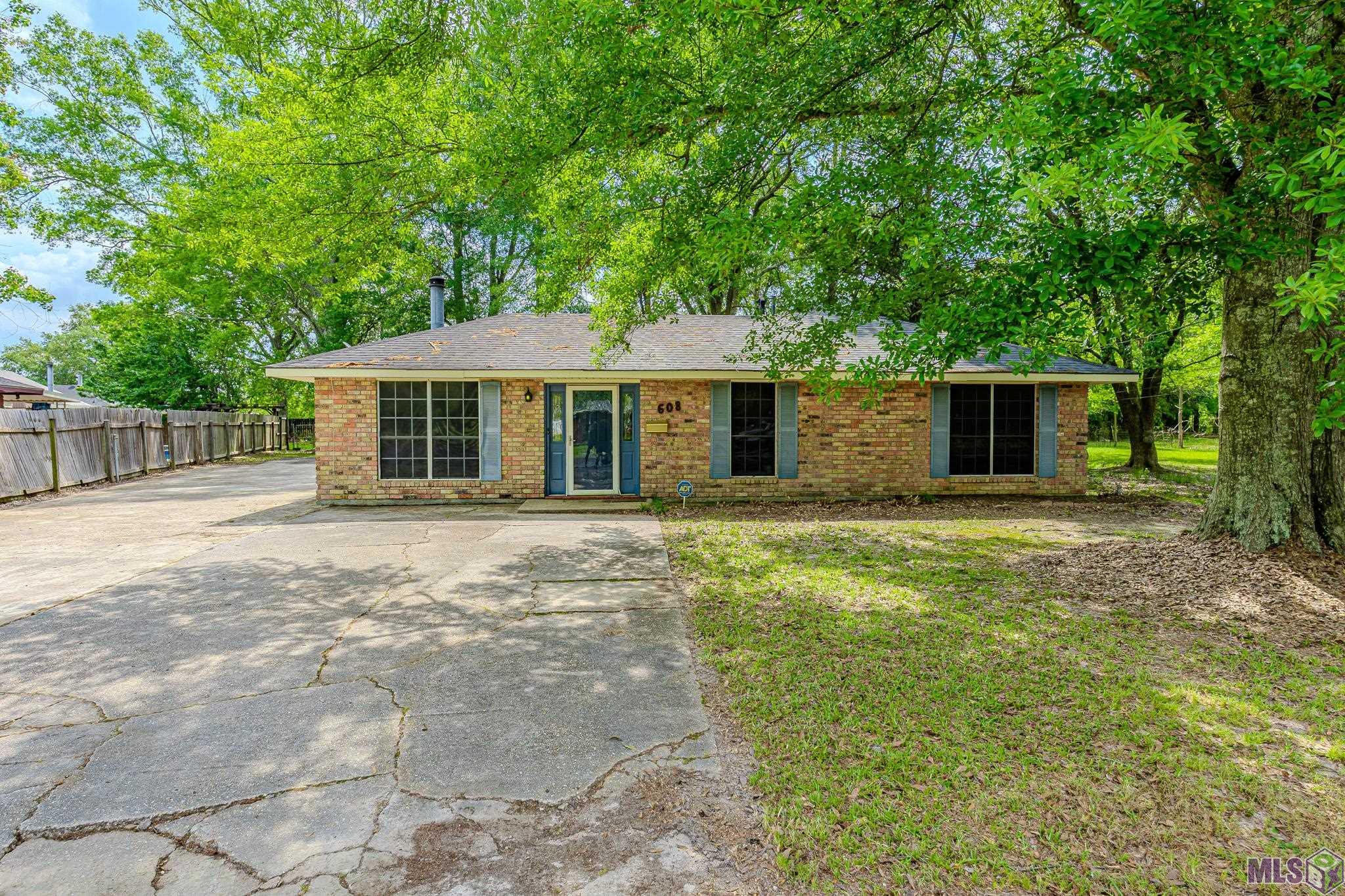 608 Daniels Street Baker, LA 70714 - Photo 1 of 16