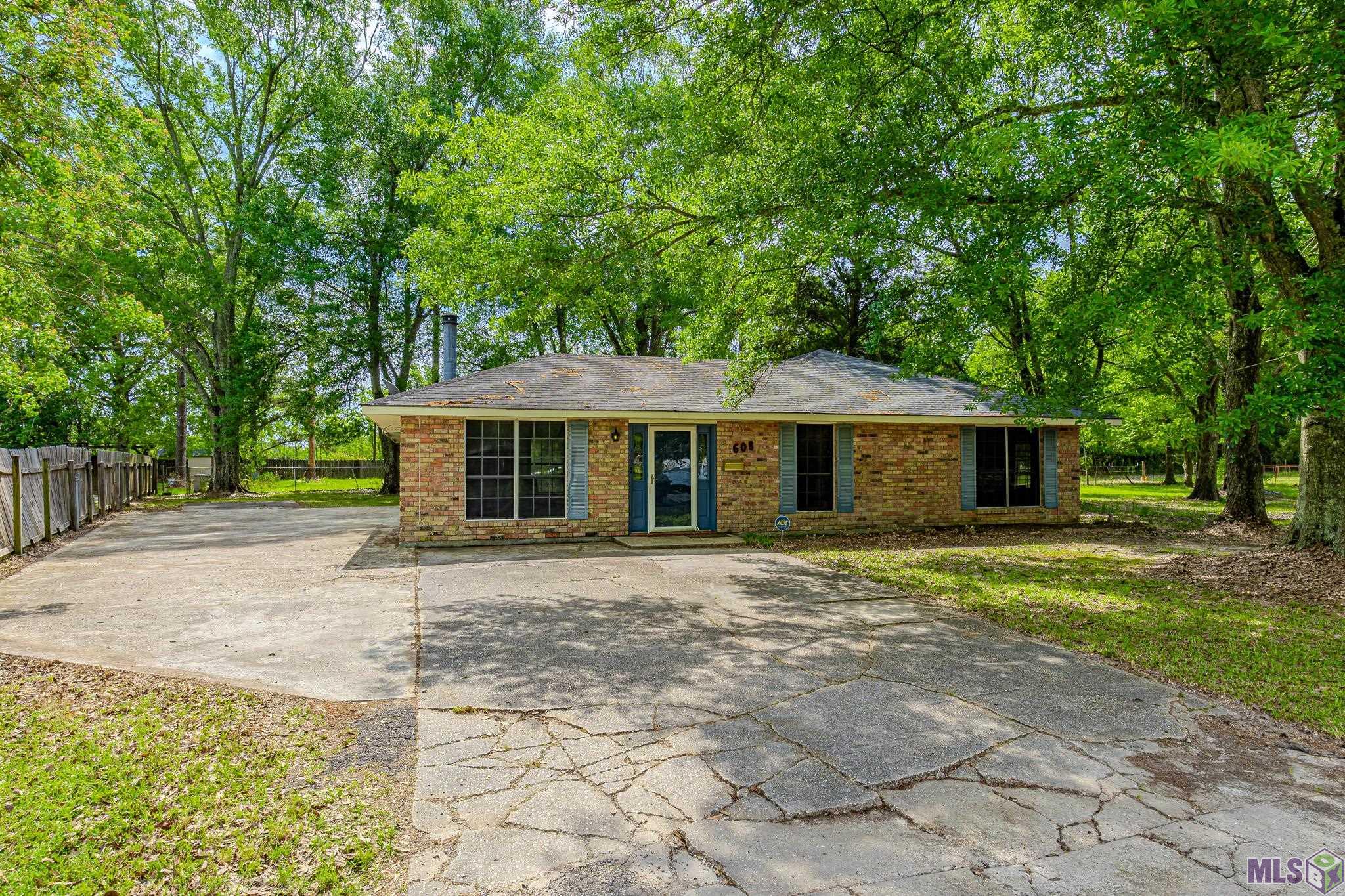 608 Daniels Street Baker, LA 70714 - Photo 2 of 16